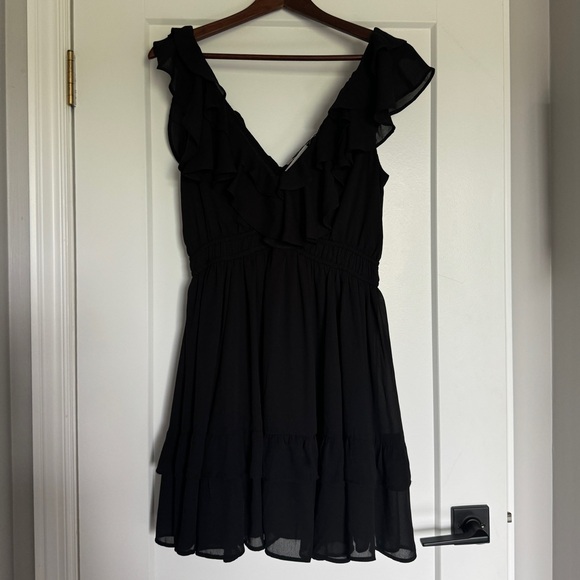 Abercrombie flutter sleeve mini dress - Picture 2 of 4